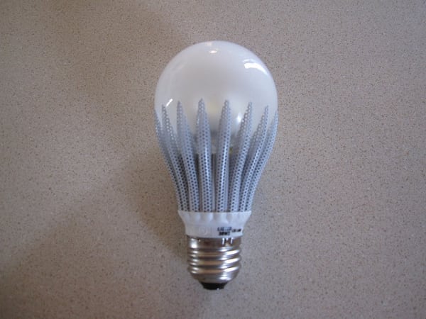 LED light bulb