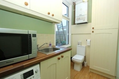 real-estate-toilet-kitchen